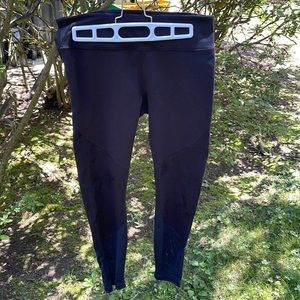 Fabletics PowerHold Legging NWOT Size M Floral Mesh Details